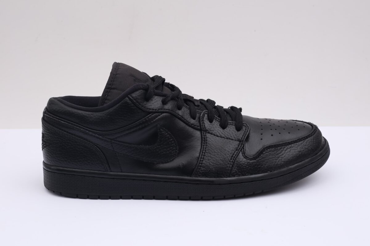 Jordan 1 Low Triple Black - Image 2