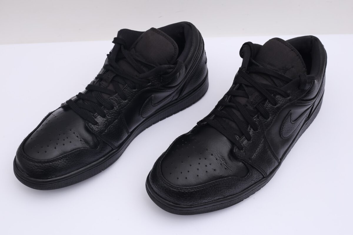 Jordan 1 Low Triple Black - Image 3